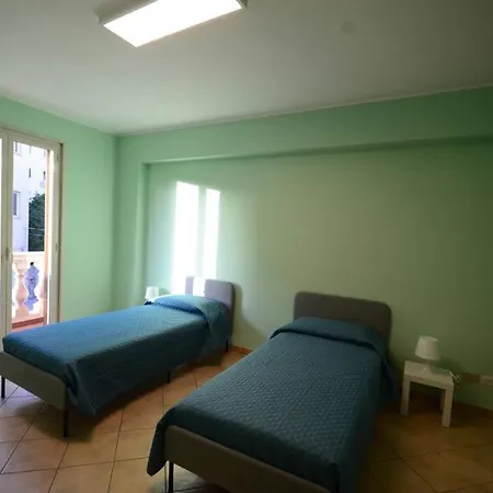 Casa Vacanza Donna Laura Barcellona-Pozzo di Gotto Exterior photo